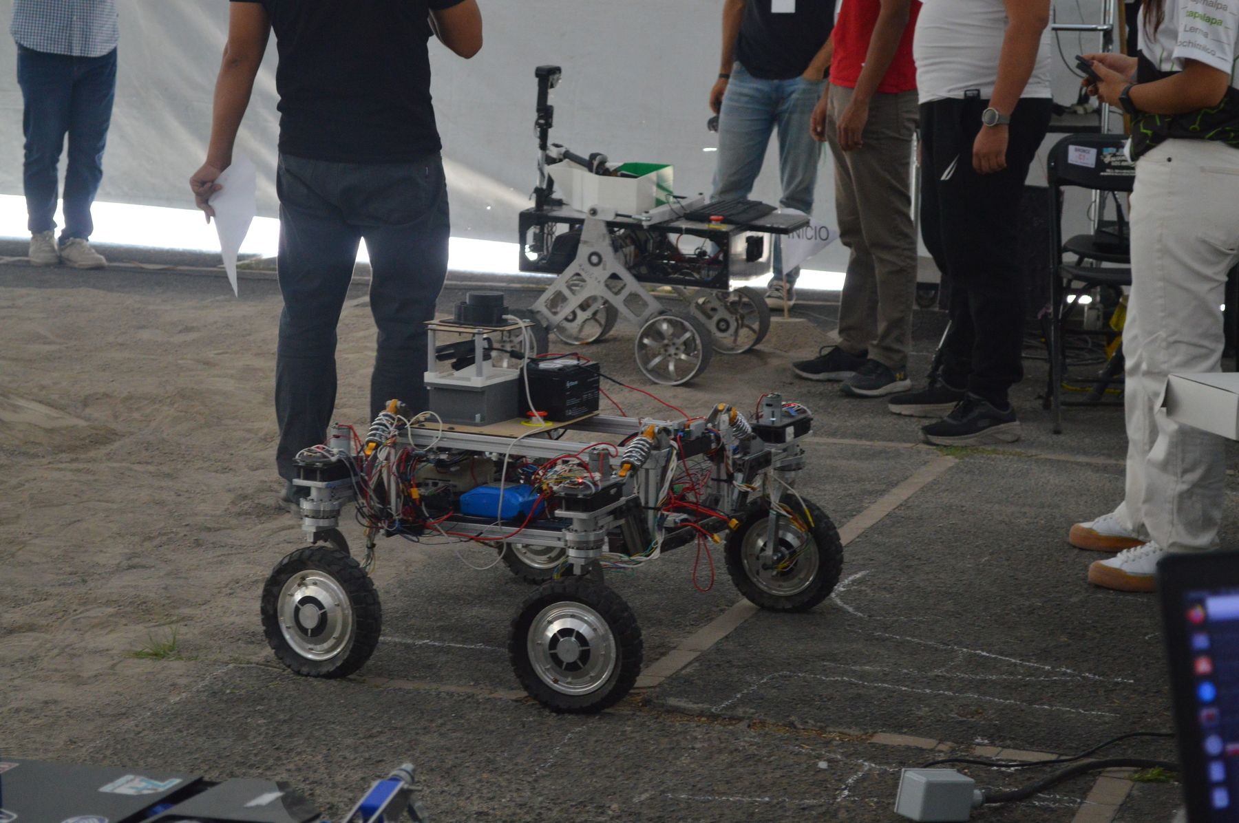 Lunar Rover — FIG. 01